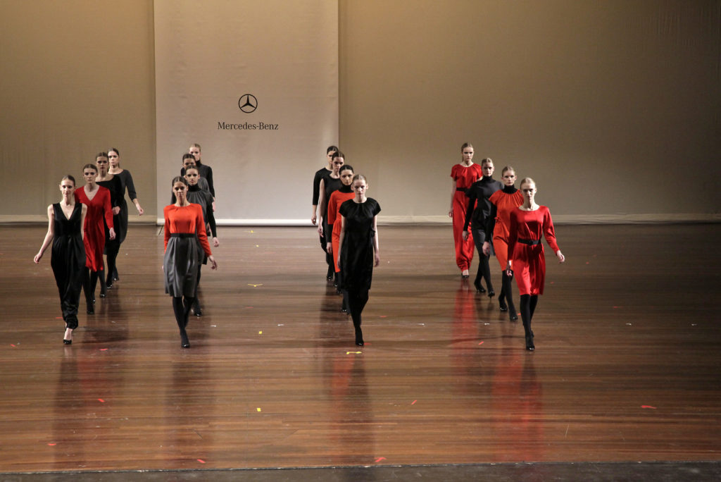 © TEAM PETER STIGTER
DUTCH FASHION FOUNDATION FALL WINTER 2009-2010
AMSTERDAM STADSSCHOUWBURG