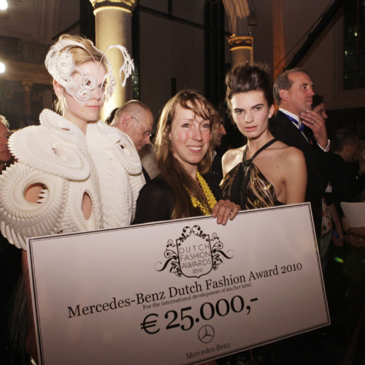 PHOTO © PETER STIGTER
FILENAME IS DESIGNER NAME
DUTCH FASHION AWARDS 2010