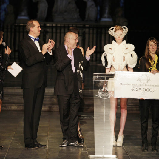 PHOTO © PETER STIGTER
FILENAME IS DESIGNER NAME
DUTCH FASHION AWARDS 2010